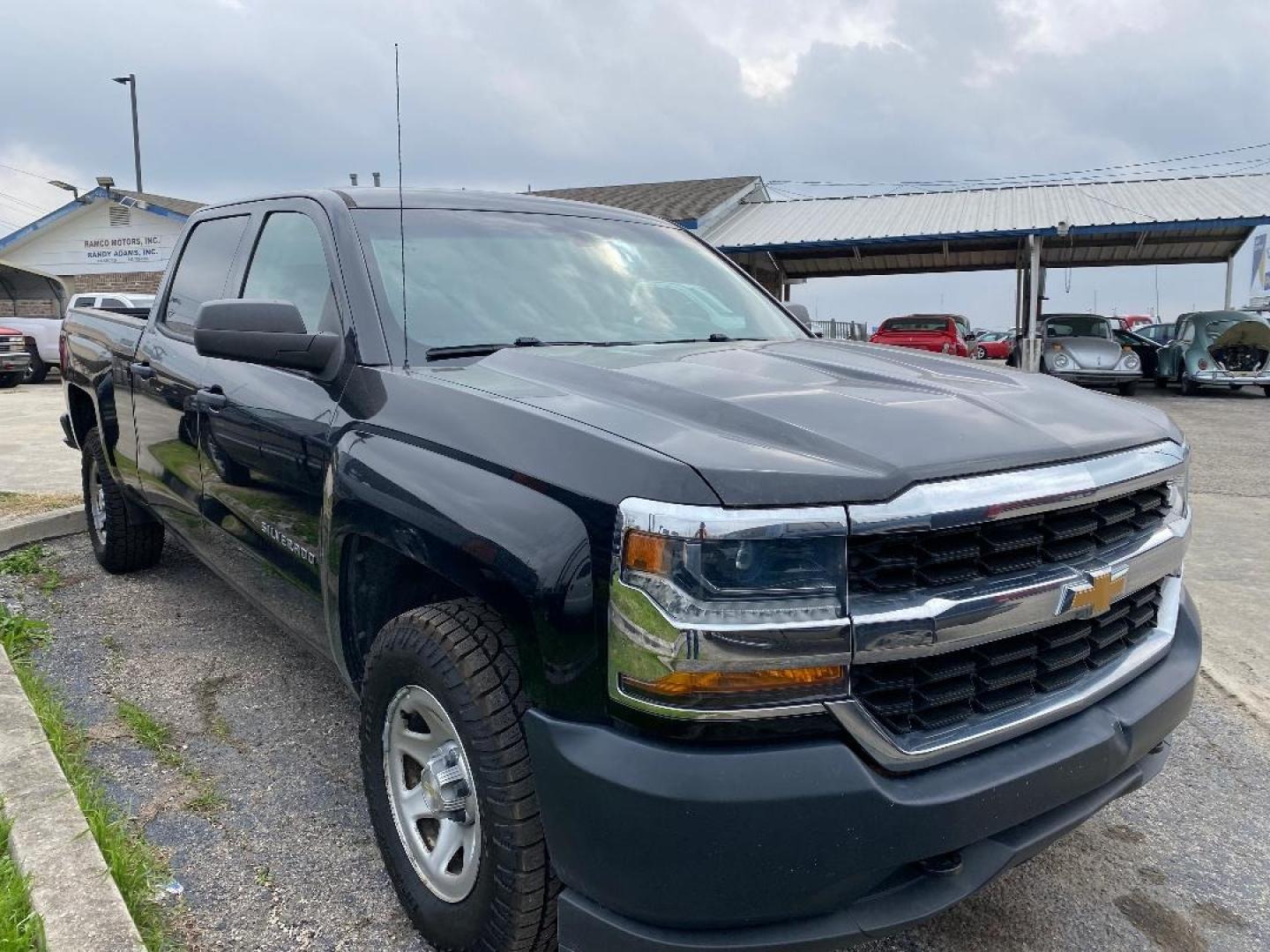 2018 Black Chevrolet Silverado 1500 LS Crew Cab Long Box 4WD (3GCUKNEC6JG) with an 5.3L V8 OHV 16V engine, 6A transmission, located at 1687 Business 35 S, New Braunfels, TX, 78130, (830) 625-7159, 29.655487, -98.051491 - Photo#5